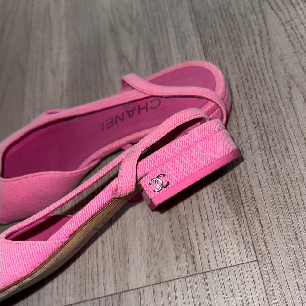 CHANEL Pink Flats for Women - Picture 3 of 6